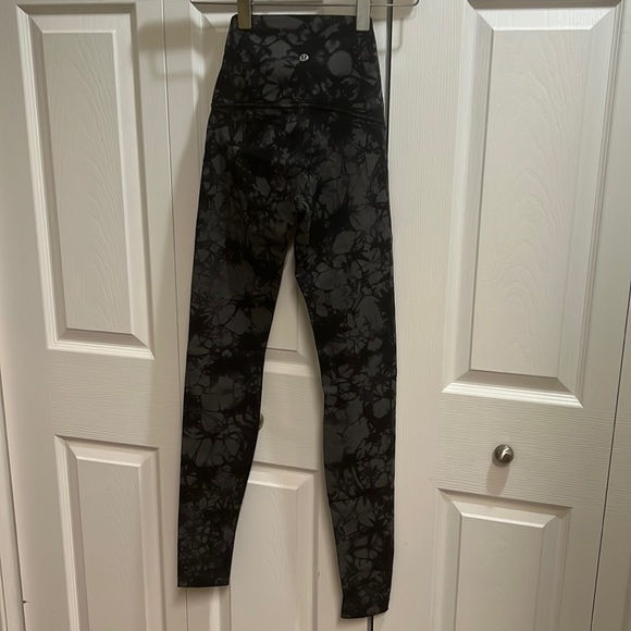 Lululemon Wonder Under Luxtreme Shibori - Picture 2 of 5